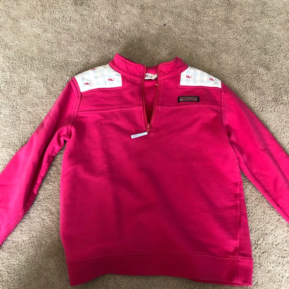 A youth large pink vineyard vines quarter zip